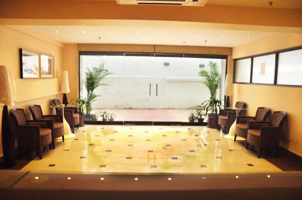 כלכותה Landmark Hotel מראה חיצוני תמונה
